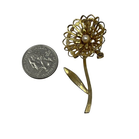 Vintage Brooch Flower Faux‎ Pearl Center Open Filigree Metal Work Gold Tone Pin - Picture 8 of 9